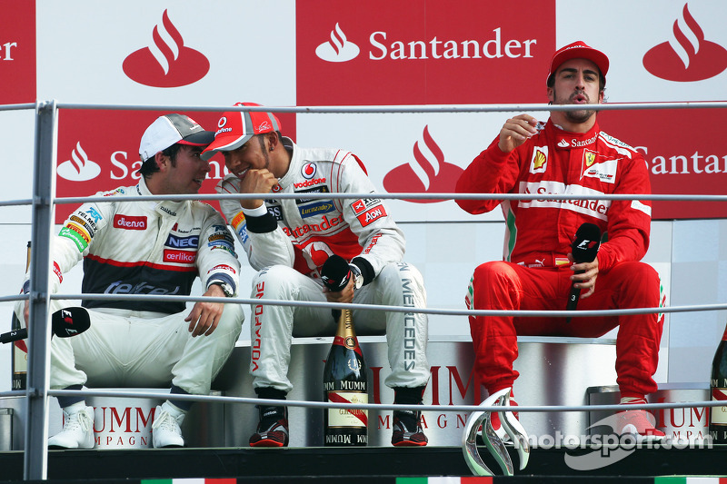 2012. Подіум: 1. Льюіс Хемілтон, McLaren-Mercedes. 2. Серхіо Перес, Sauber-Ferrari. 3. Фернандо Алонсо, Ferrari