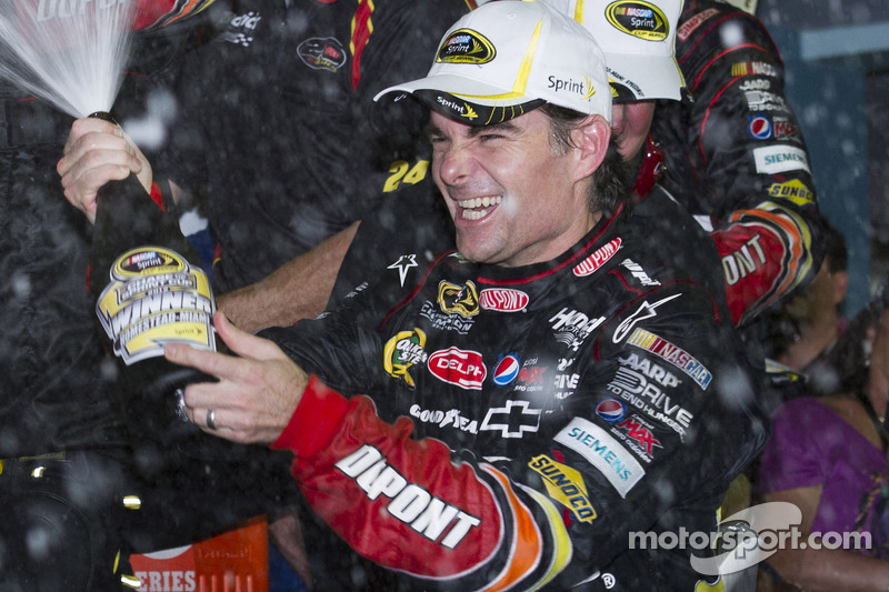 Victory Lane : le vainqueur Jeff Gordon, Hendrick Motorsports Chevrolet fête sa victoire