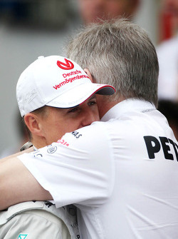 Michael Schumacher, Mercedes GP y Ross Brawn, Mercedes GP, Director técnico