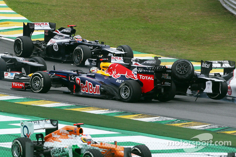 Mesmo cedendo pontos para Alonso, ele chegou à última prova, no Brasil, ainda com 13 pontos de frente para o espanhol. Ele precisava apenas ser quarto, mas uma corrida imprevisível o fez ter que se recuperar.