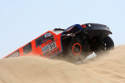 #315 Hummer: Robby Gordon, Kellon Walch
