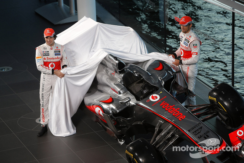 Sergio Perez, McLaren and team mate Jenson Button, McLaren unveil the new McLaren MP4-32