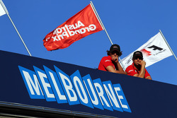Fans boven het Melbourne-bord