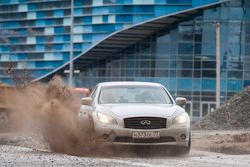 Sebastian Vettel conduce por una parte del circuito de Sochi