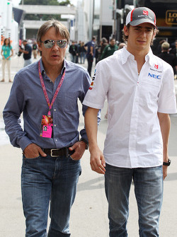 Esteban Gutierrez, Sauber with Adrian Fernandez