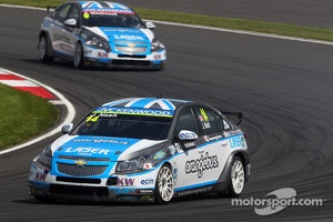 James Nash, Chevrolet Cruze 1.6 T, Bamboo Engineering leads Alex MacDowall, Chevrolet Cruze 1.6T, bamboo-engineering