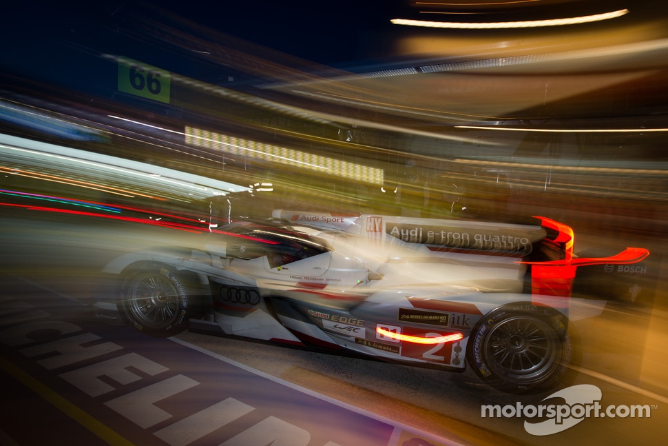 #2 Audi Sport Team Joest Audi R18 e-tron quattro: Tom Kristensen, Allan McNish, Loic Duval