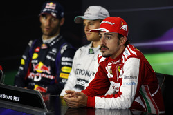 Mark Webber Red Bull Racing, Nico Rosberg Mercedes AMG F1 et Fernando Alonso Ferrari