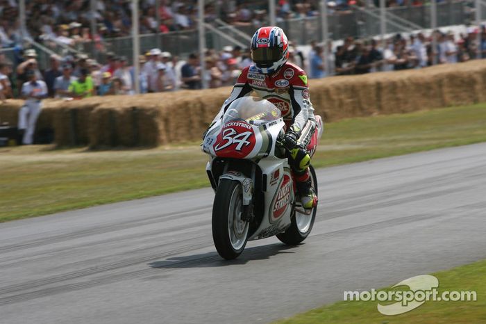 10. Kevin Schwantz - 25