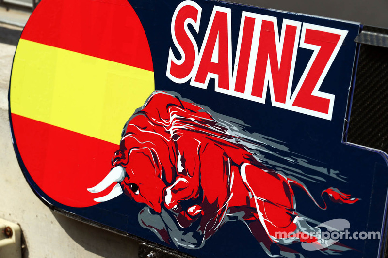Pit board para Carlos Sainz Jr., Scuderia Toro Rosso piloto de prueba