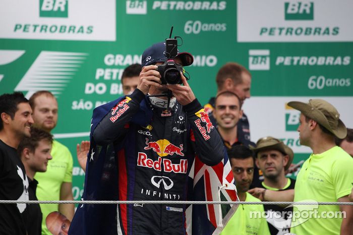 Mark Webber, Red Bull Racing con todo el equipo