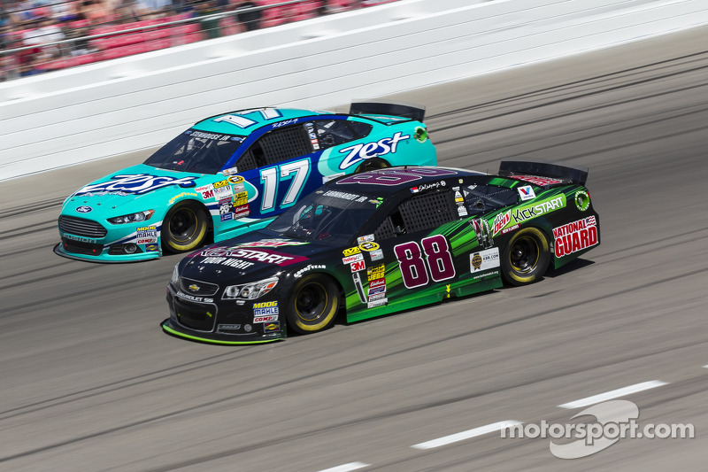 Dale Earnhardt Jr. ve Ricky Stenhouse Jr.