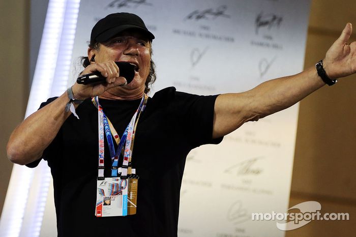 Brian Johnson: O vocalista do AC/DC já participou de diversas corridas ao longo de sua vida, com destaque para as 24 Horas de Daytona