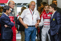 Pierre Fillon, el Dr. Wolfgang Ullrich, del grupo Volkswagen, el Técnico Oficial de Group Audi Dr. U