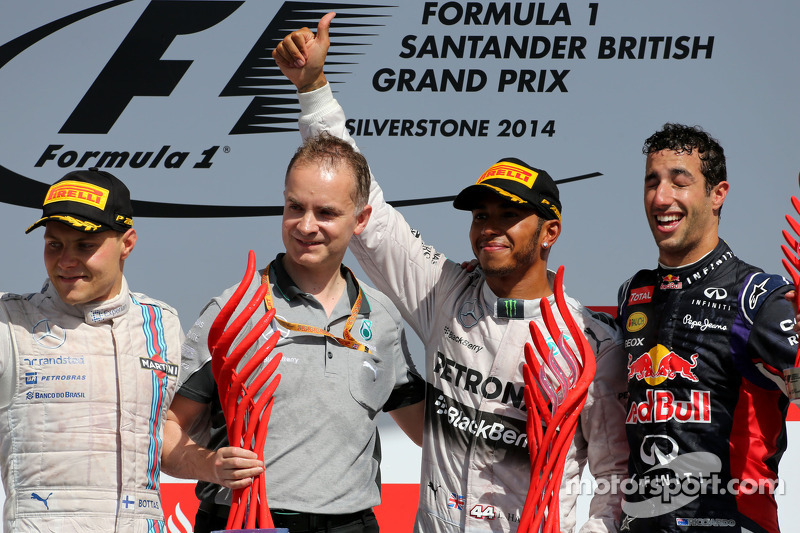 Podio de F1 en Silverstone 2014: 1. Lewis Hamilton, 2. Valtteri Bottas, 3. Daniel Ricciardo