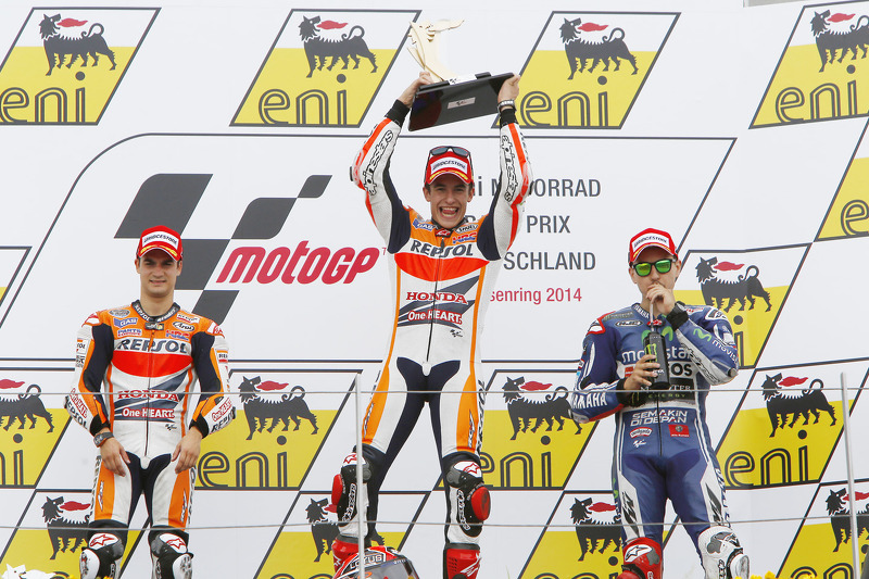 Pódio: vencedor da corrida Marc Marquez, o segundo lugar de Dani Pedrosa, o terceiro lugar Jorge Lor