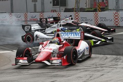 Josef Newgarden, Sarah Fisher Hartman Racing and Will Power, Penske Racing Chevrolet crash
