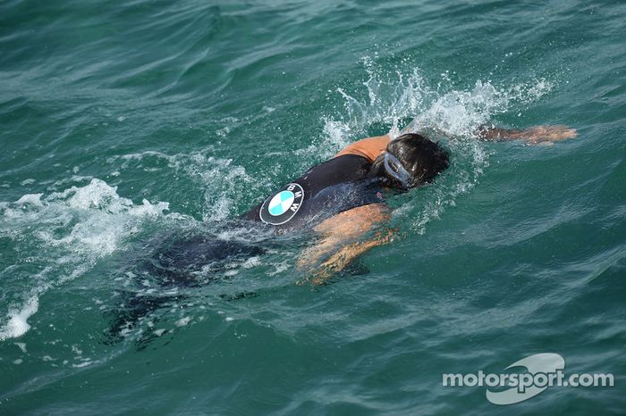 Alex Zanardi se prepara para un triatlón de larga distancia