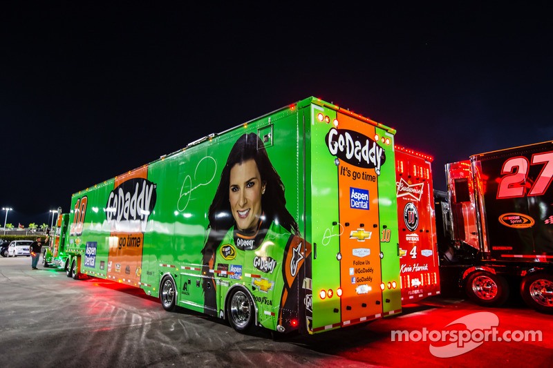 Hauler para Danica Patrick, Stewart-Haas Racing Chevrolet