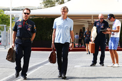 (Esquerda para direita): Christian Horner, chefe de equipe da Red Bull, com Mario Illien, Ilmor Engineering Co-Founder