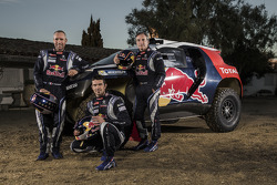 Карлос Саинс, Стефан Петерансель и Сириль Депре. Презентация Peugeot 2008 DKR, презентация.
