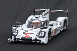 #20 Porsche Team Porsche 919 Hybrid: Mark Webber, Brendon Hartley, Timo Bernhard