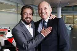 Fernando Alonso y Ron Dennis, gerente general de McLaren