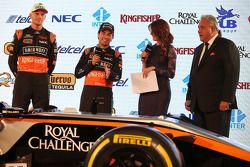 (L to R): Nico Hulkenberg, Sahara Force India F1 con el Dr. Vijay Mallya, dueño del Sahara Force Ind