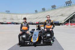 Sergio Pérez, del Sahara Force India F1 VJM07, con su coequipero Nico Hulkenberg