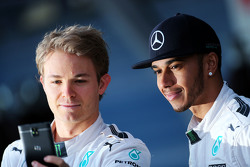 Nico Rosberg, Mercedes AMG F1 et Lewis Hamilton, Mercedes AMG F1