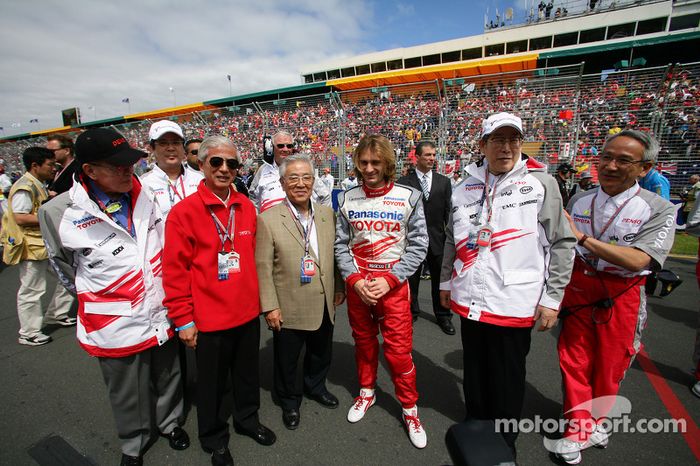 Jarno Trulli en la parrilla de salida