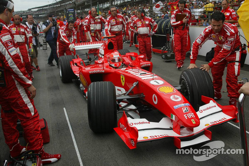 Michael Schumacher en la parrilla de salida