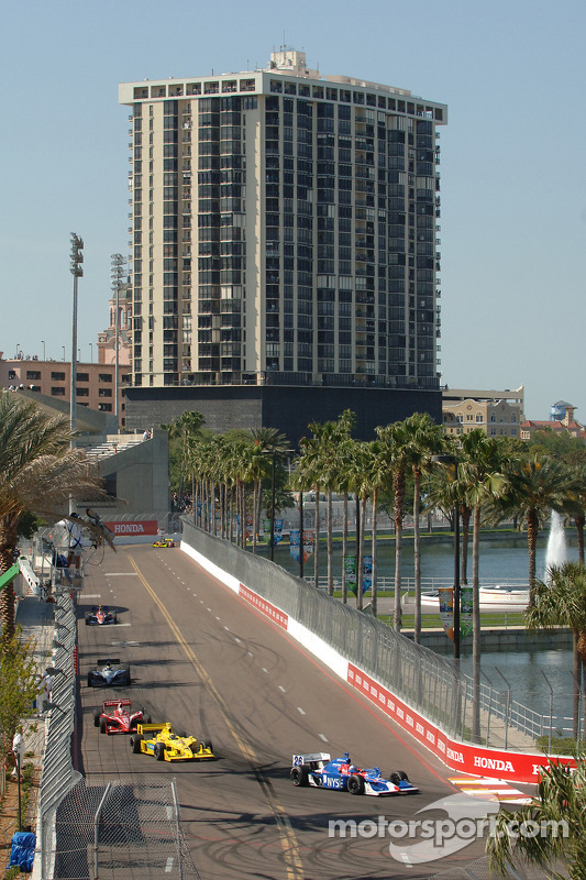 Marco Andretti devant Vitor Meira