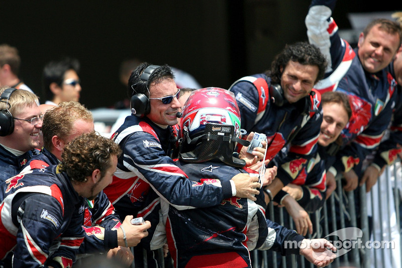 Vitantonio Liuzzi viert eerste punten voor Toro Rosso