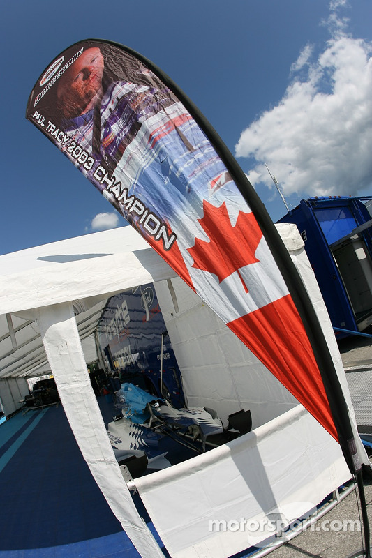 Drapeau de Paul Tracy