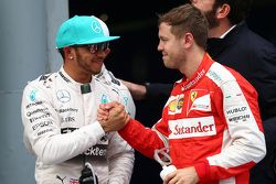 Lewis Hamilton, Mercedes AMG F1 et Sebastian Vettel, Ferrari SF15-T