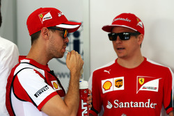 Sebastian Vettel, Ferrari avec Kimi Raikkonen, Ferrari lors de la parade des pilotes