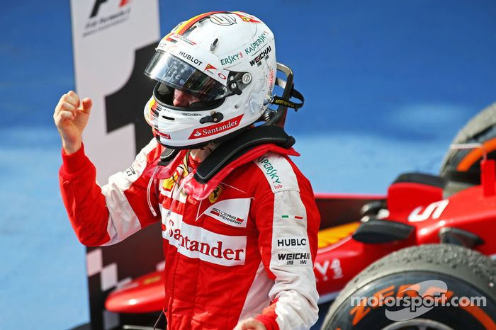 Ganador de la Carrera Sebastian Vettel, Ferrari celebra