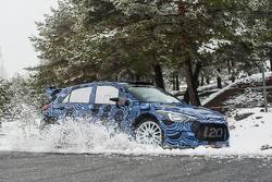 Прототип Hyundai i20 WRC 2015 года