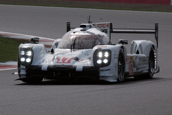#17 Porsche Team Porsche 919 Hybrid: Timo Bernhard, Mark Webber, Brendon Hartley