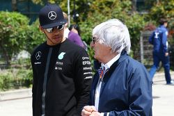 Lewis Hamilton, Mercedes AMG F1 con Bernie Ecclestone