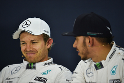 Nico Rosberg, Mercedes AMG F1 et Lewis Hamilton, Mercedes AMG F1 lors de la conférence de presse FIA