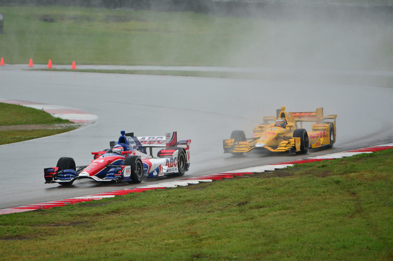 Takuma Sato, A.J. Foyt Enterprises, Honda, und Ryan Hunter-Reay, Andretti Autosport, Honda