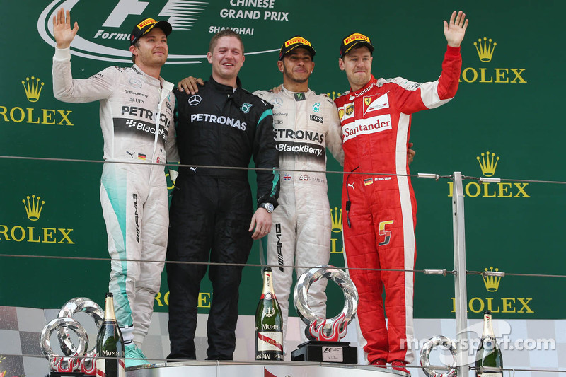 Podium: 1. Lewis Hamilton, Mercedes AMG F1, 2. Nico Rosberg, Mercedes AMG F1, und 3. Sebastian Vette