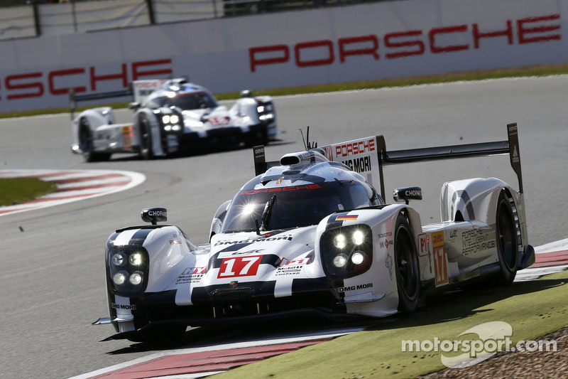 #17 Porsche Team 919 Hybrid: Timo Bernhard, Mark Webber, Brendon Hartley y el #18 Porsche Team 919 H