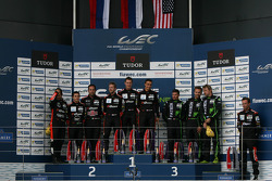 LMP2 podium: ganadores, Roman Rusinov, Julien Canal, Sam Bird, segundo lugar, Gustavo Yacaman, Pipo