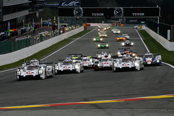 Partenza: #17 Porsche Team Porsche 919 Hybrid Hybrid: Timo Bernhard, Mark Webber, Brendon Hartley al