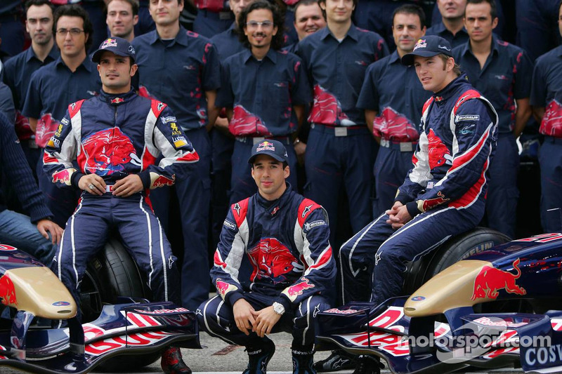 Scuderia Toro Rosso team photoshoot