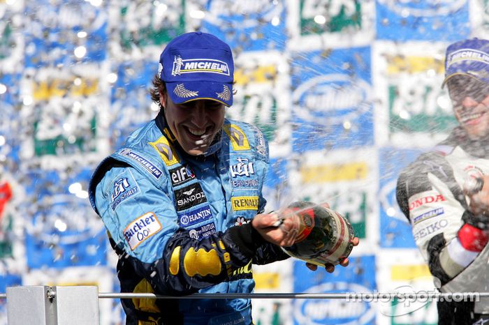 Podio:  segundo lugar Fernando Alonso