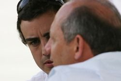 Fernando Alonso, McLaren Mercedes y Ron Dennis, McLaren, Director del equipo, Presidente